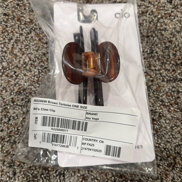 Alo Hair 90s Claw Clip Set - Black, white pearl, brown tortoise shell NWT - Picture 4 of 6